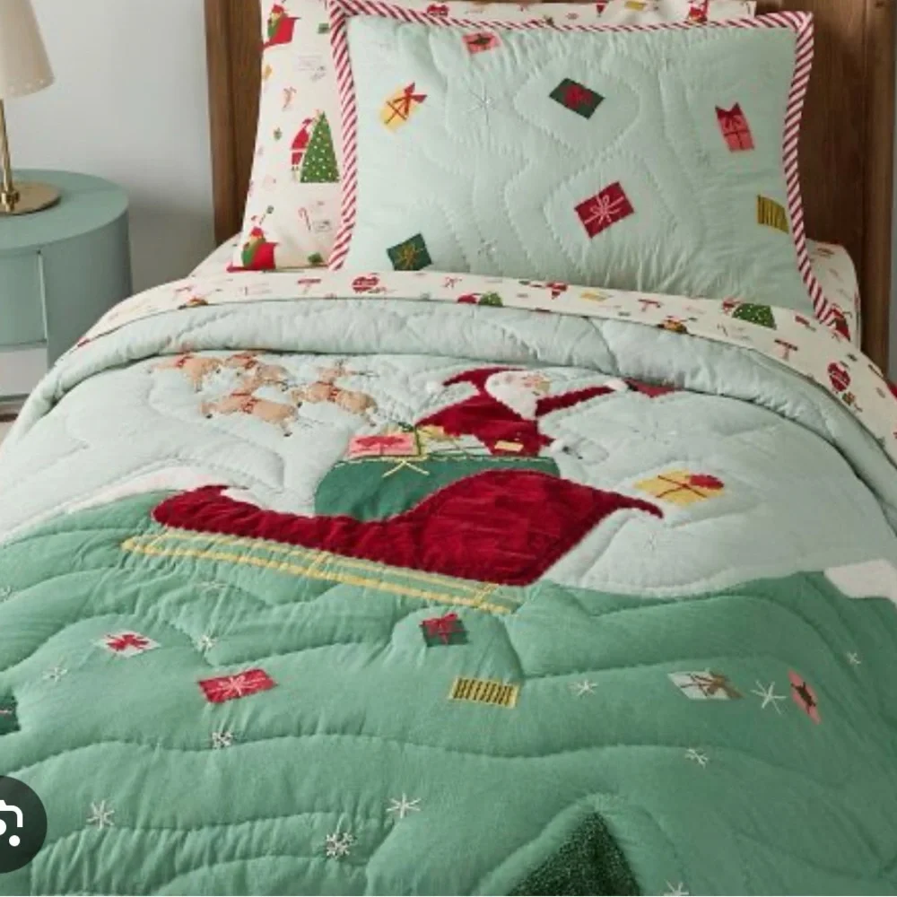 ISO WEST ELM SANTA DELIVERY QUILT